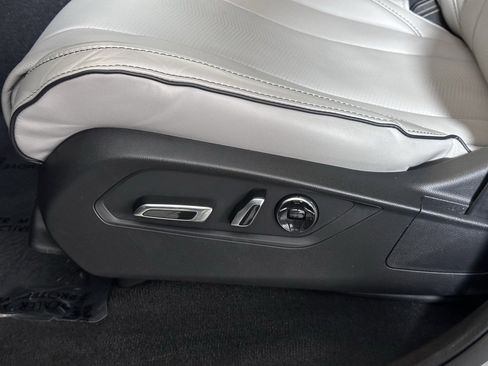 Used 2023 Acura MDX SH-AWD w/ Advance Package image 16