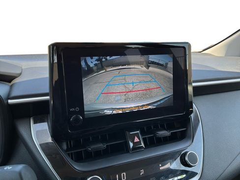Used 2025 Toyota Corolla LE FWD image 13