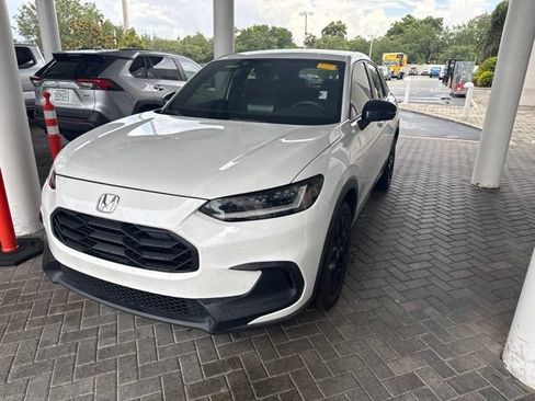 Certified 2023 Honda HR-V Sport image 3