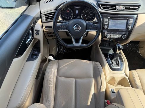 Used 2017 Nissan Rogue SL w/ SL Premium Package FWD image 15