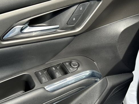 Used 2025 Chevrolet Traverse LT FWD image 37