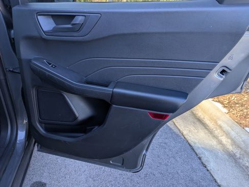 Used 2022 Ford Escape SE w/ Cold Weather Package image 30