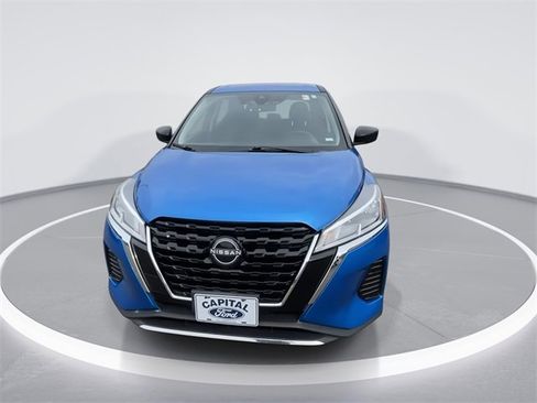 Used 2023 Nissan Kicks S image 3