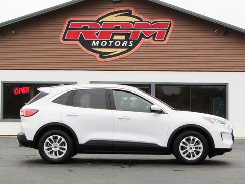 Used 2020 Ford Escape SE image 3