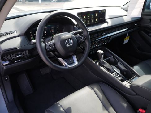 Used 2025 Honda Accord Touring image 14