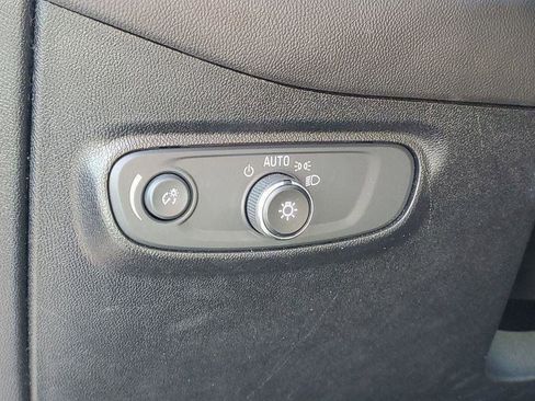 Used 2018 Chevrolet Equinox LT FWD image 7