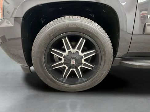 Used 2011 Chevrolet Avalanche LT w/ Regional Value Package RWD image 27