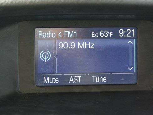 Used 2014 Ford Focus SE image 16