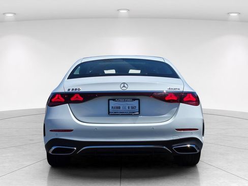 Used 2025 Mercedes-Benz E 350 4MATIC Sedan image 5