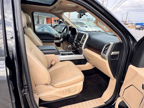 Used 2015 Ford F150 Lariat image 10