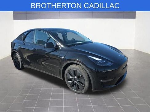 Used 2024 Tesla Model Y Long Range AWD/4WD image 3