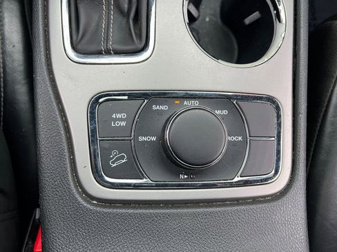 Used 2017 Jeep Grand Cherokee Limited w/ Luxury Group II image 23