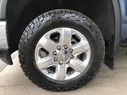 Used 2020 Chevrolet Silverado 2500 LTZ w/ LTZ Plus Package AWD/4WD image 4