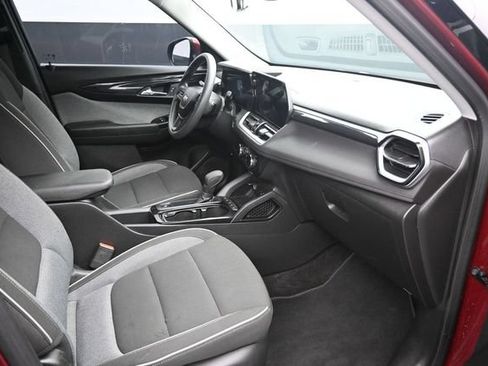 Used 2024 Chevrolet TrailBlazer LT w/ Driver Confidence Package FWD image 21