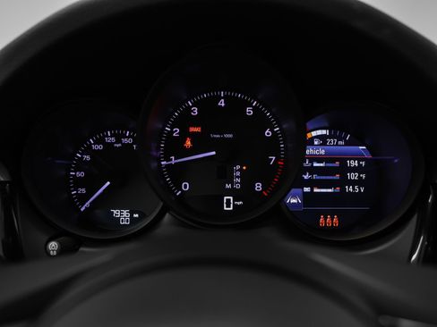 Certified 2026 Porsche Macan AWD/4WD image 31