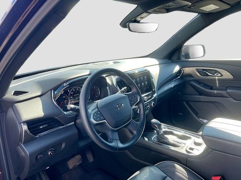 Used 2023 Chevrolet Traverse Premier image 9