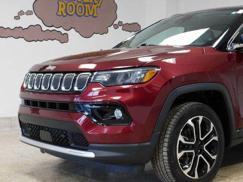 Used 2022 Jeep Compass Limited image 19