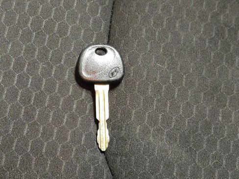 Used 2020 Hyundai Elantra SE w/ Winter Weather Package image 32