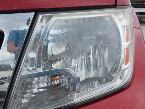 Used 2017 Nissan Frontier SV AWD/4WD image 9