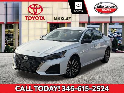 Used 2025 Nissan Altima 2.5 SV