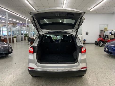 Used 2021 Chevrolet Equinox LT w/ Driver Convenience Package AWD/4WD image 32