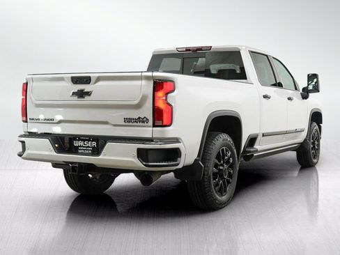 Used 2025 Chevrolet Silverado 2500 High Country w/ High Country Premium Package AWD/4WD image 5