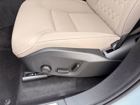 New 2026 Volvo XC90 B6 Plus w/ Protection Package Premier AWD/4WD image 13