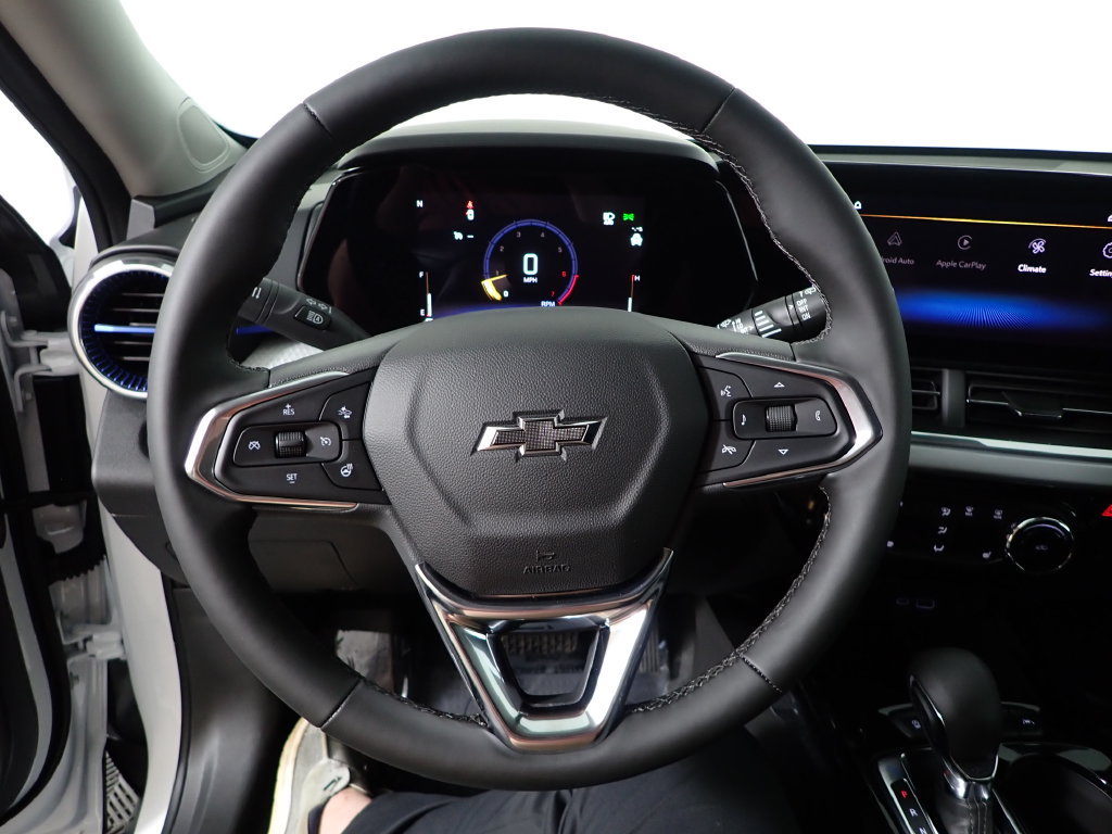 New 2026 Chevrolet Trax LT w/ Midnight Edition FWD image 24