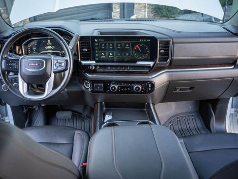 Used 2024 GMC Sierra 3500 SLT w/ SLT Convenience Package image 31