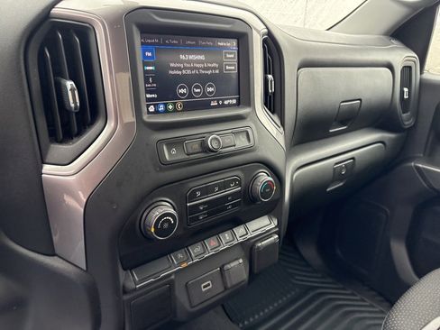 Used 2020 Chevrolet Silverado 1500 Custom w/ Custom Value Package image 19