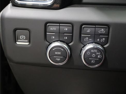 Used 2023 GMC Sierra 1500 Denali w/ Technology Package AWD/4WD image 35