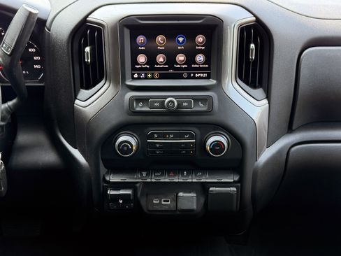 Used 2022 Chevrolet Silverado 2500 Custom w/ Custom Convenience Package AWD/4WD image 8
