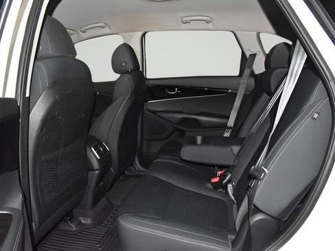 Used 2018 Kia Sorento LX AWD/4WD image 18