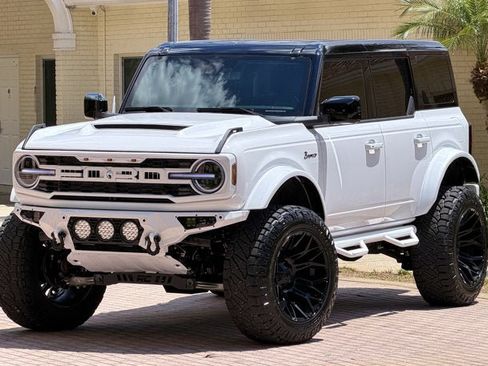 Used 2026 Ford Bronco Outer Banks AWD/4WD image 1