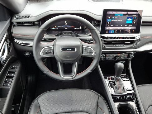 Certified 2024 Jeep Compass Trailhawk w/ Trailhawk Elite Group AWD/4WD image 13