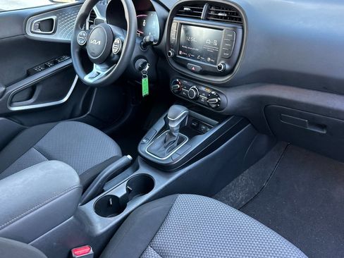 Certified 2024 Kia Soul LX image 17