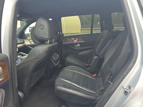 Used 2025 Mercedes-Benz GLS 580 GLS 580 4MATIC Captain Chairs image 8