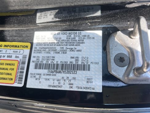 Used 2017 Ford Mustang Coupe RWD image 28