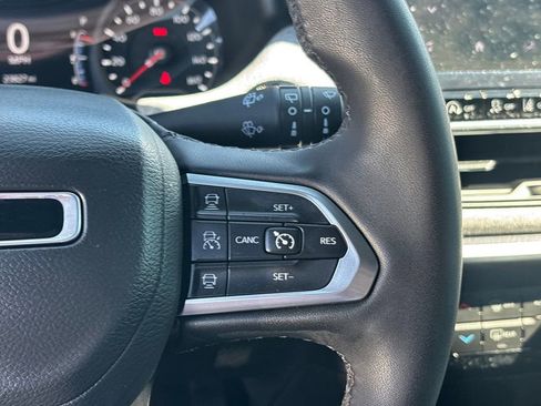 Used 2024 Jeep Compass Latitude AWD/4WD image 16