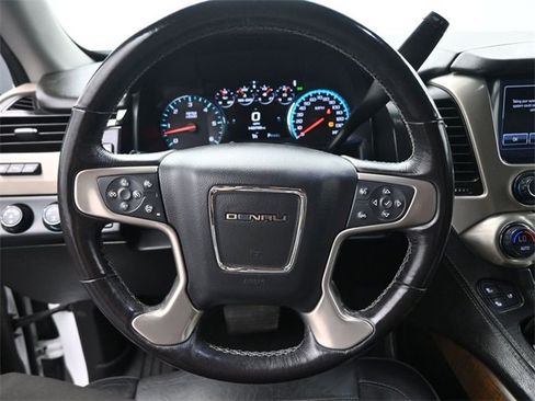 Used 2018 GMC Yukon Denali image 32