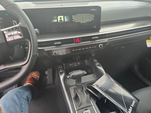 New 2026 Kia Sorento EX FWD image 2