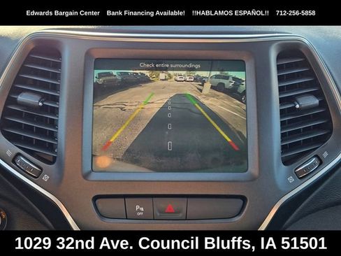 Used 2019 Jeep Cherokee Trailhawk w/ Cold Weather Group AWD/4WD image 23
