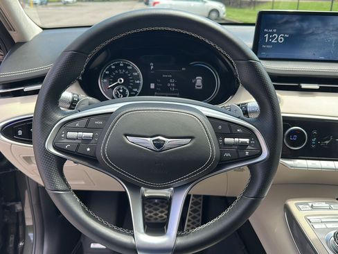 Used 2025 Genesis GV70 3.5T Sport w/ Sport Advanced Package AWD/4WD image 15
