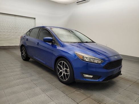 Used 2018 Ford Focus SE w/ SE Appearance Package image 13