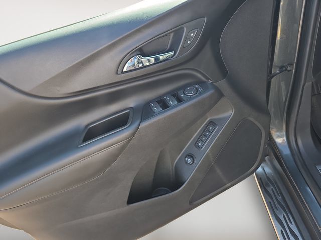 Used 2019 Chevrolet Equinox Premier w/ LPO, Hit The Road Package FWD image 10