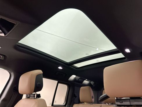 New 2026 Land Rover Defender 110 X-Dynamic SE image 23