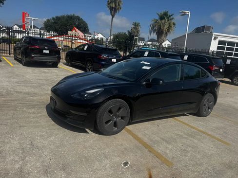 Used 2023 Tesla Model 3 Standard Range RWD image 3