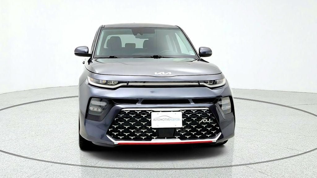 Used 2022 Kia Soul Turbo FWD image 2