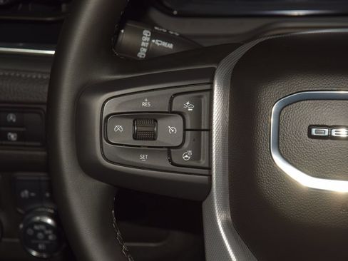 Used 2024 GMC Yukon Denali AWD/4WD image 39