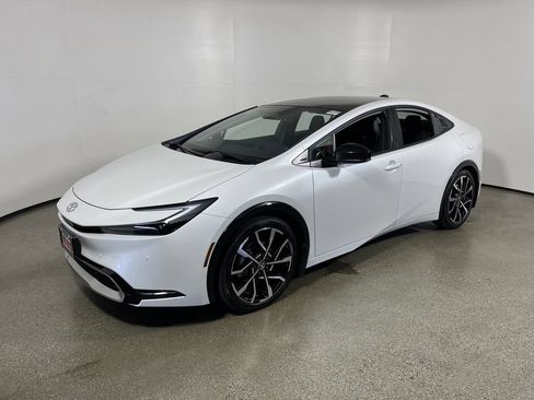 New 2026 Toyota Prius Plug-In Hybrid FWD image 7